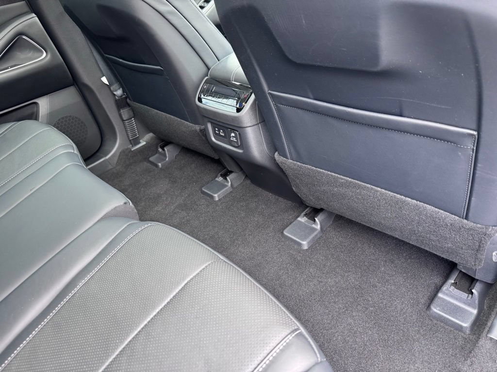 Used 2023 INFINITI QX60 Sensory w/ Cargo Package AWD/4WD image 18