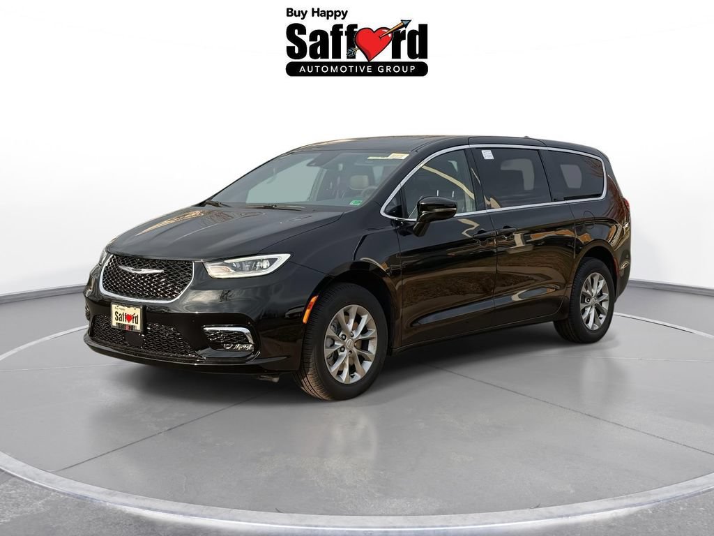 New 2026 Chrysler Pacifica Limited w/ Uconnect Theater Family Group
