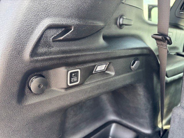 Used 2024 Jeep Grand Cherokee L Limited w/ Luxury Tech Group II image 31