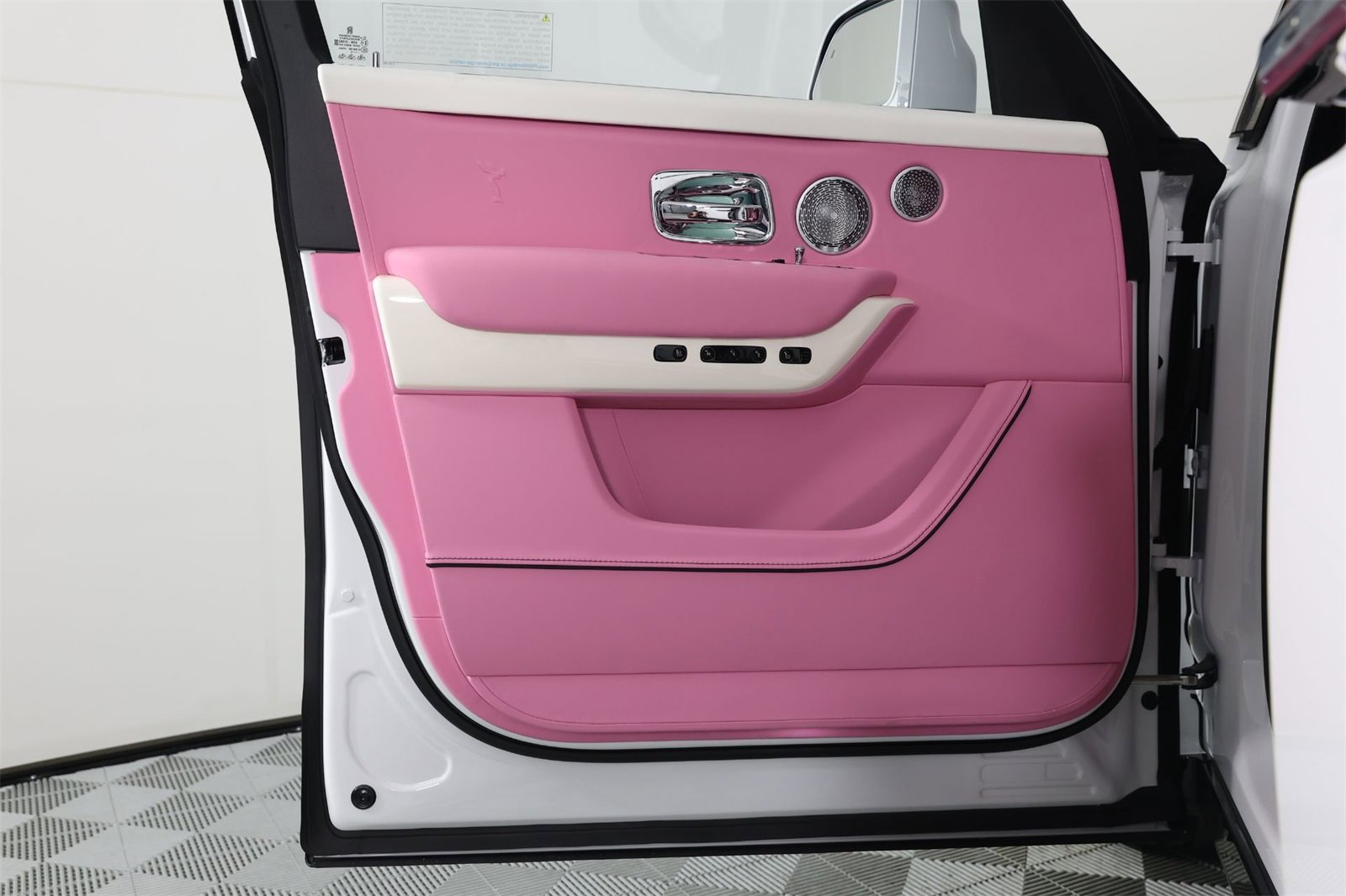 New 2025 Rolls-Royce Cullinan w/ Dynamic Package image 20