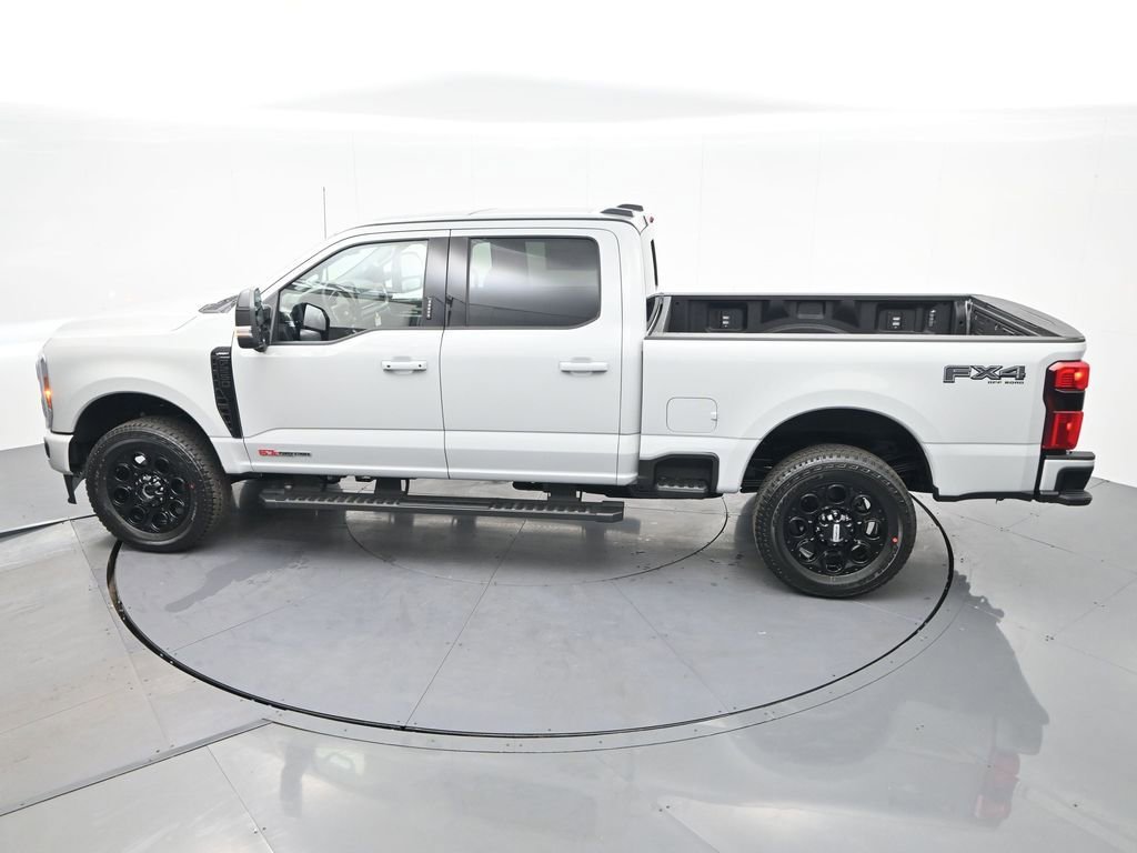 New 2026 Ford F250 Lariat w/ Black Appearance Package image 31