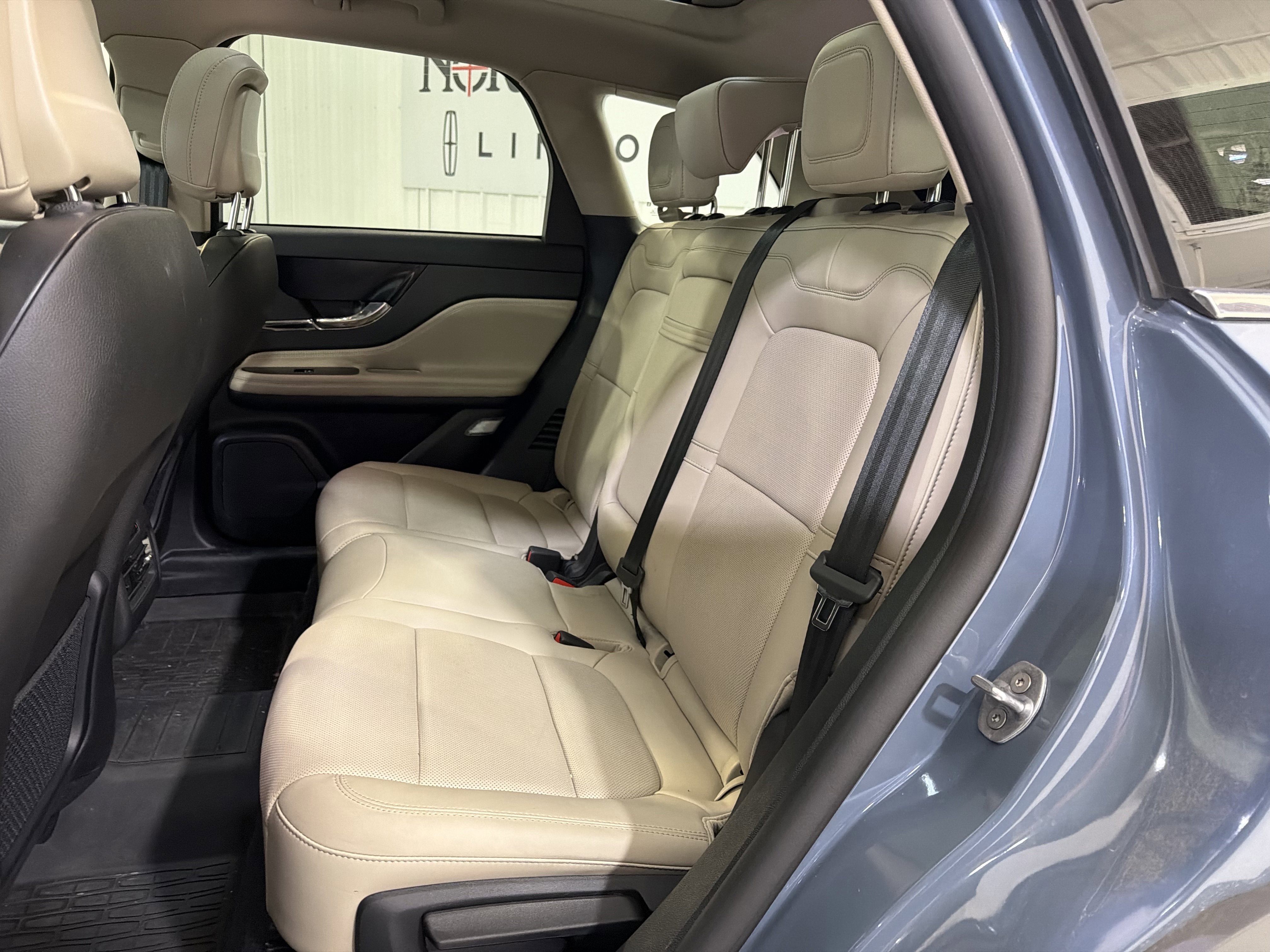 Used 2025 Lincoln Corsair Reserve w/ Equipment Group 202A AWD/4WD image 10