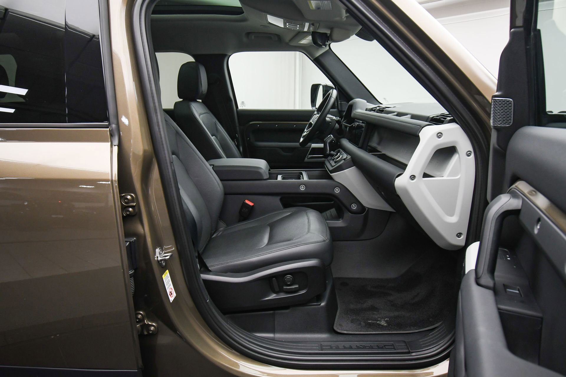 Used 2024 Land Rover Defender 110 S image 42