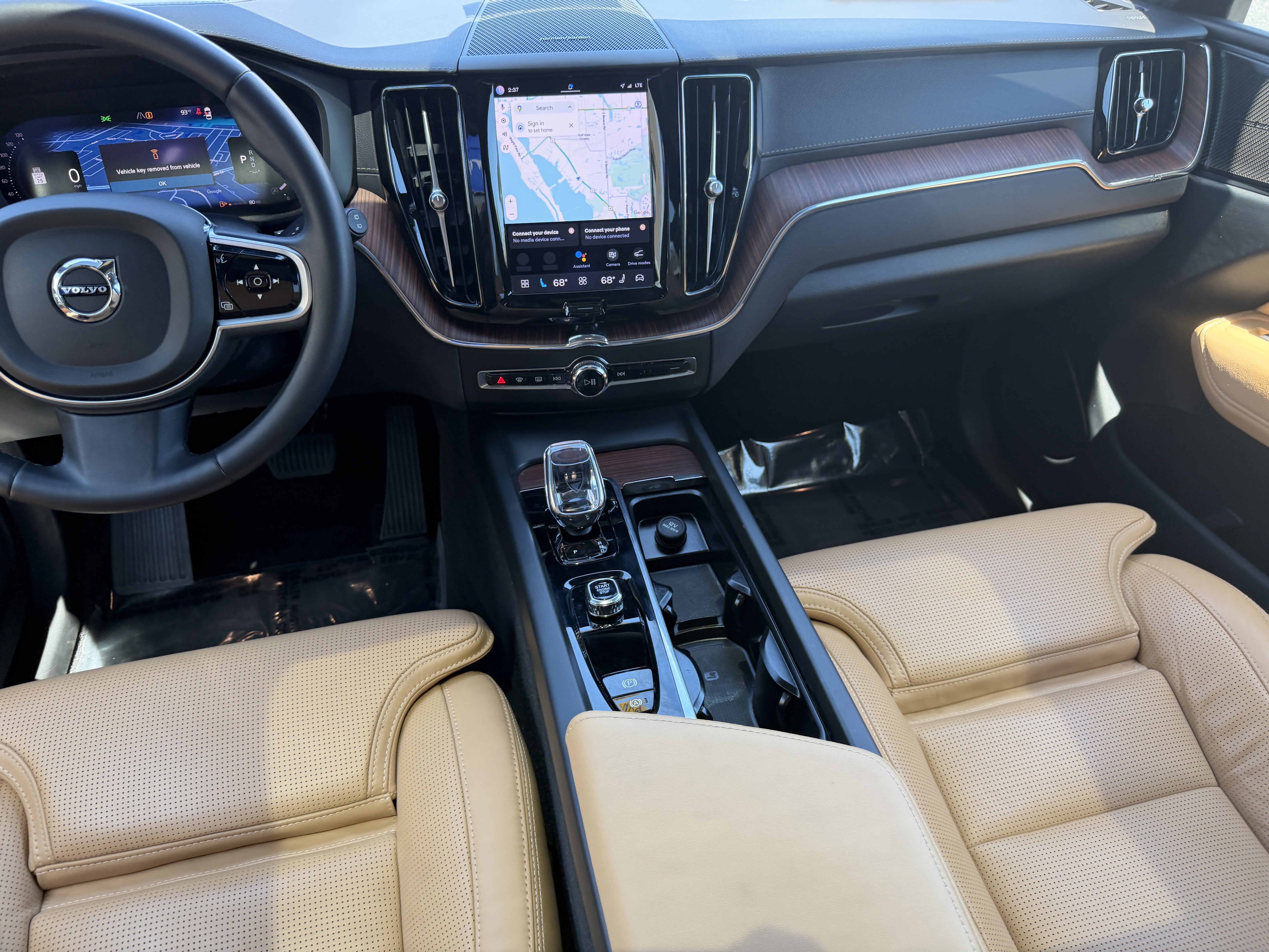 Certified 2023 Volvo XC60 B5 Ultimate FWD image 15