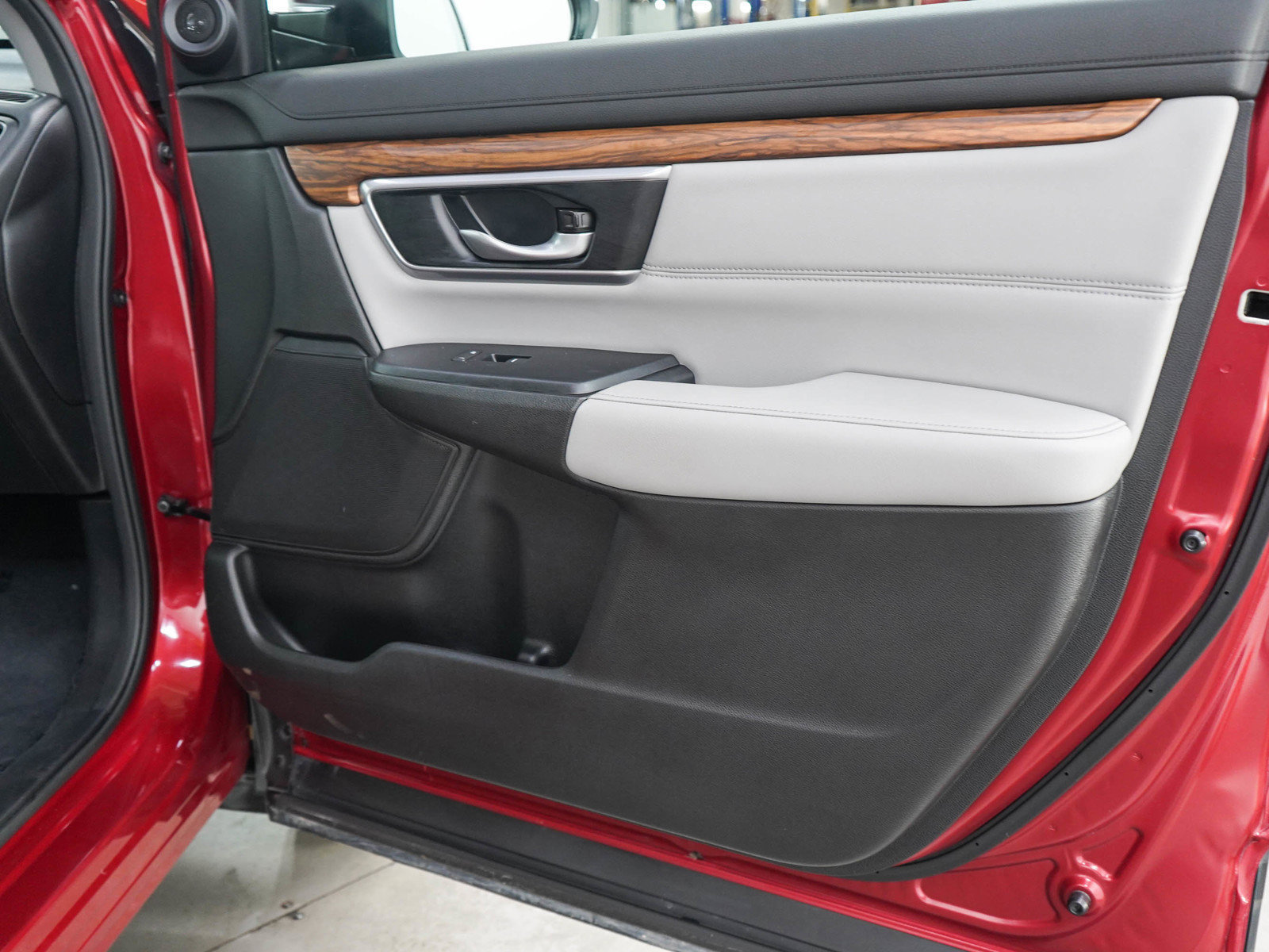 Used 2021 Honda CR-V Touring image 9