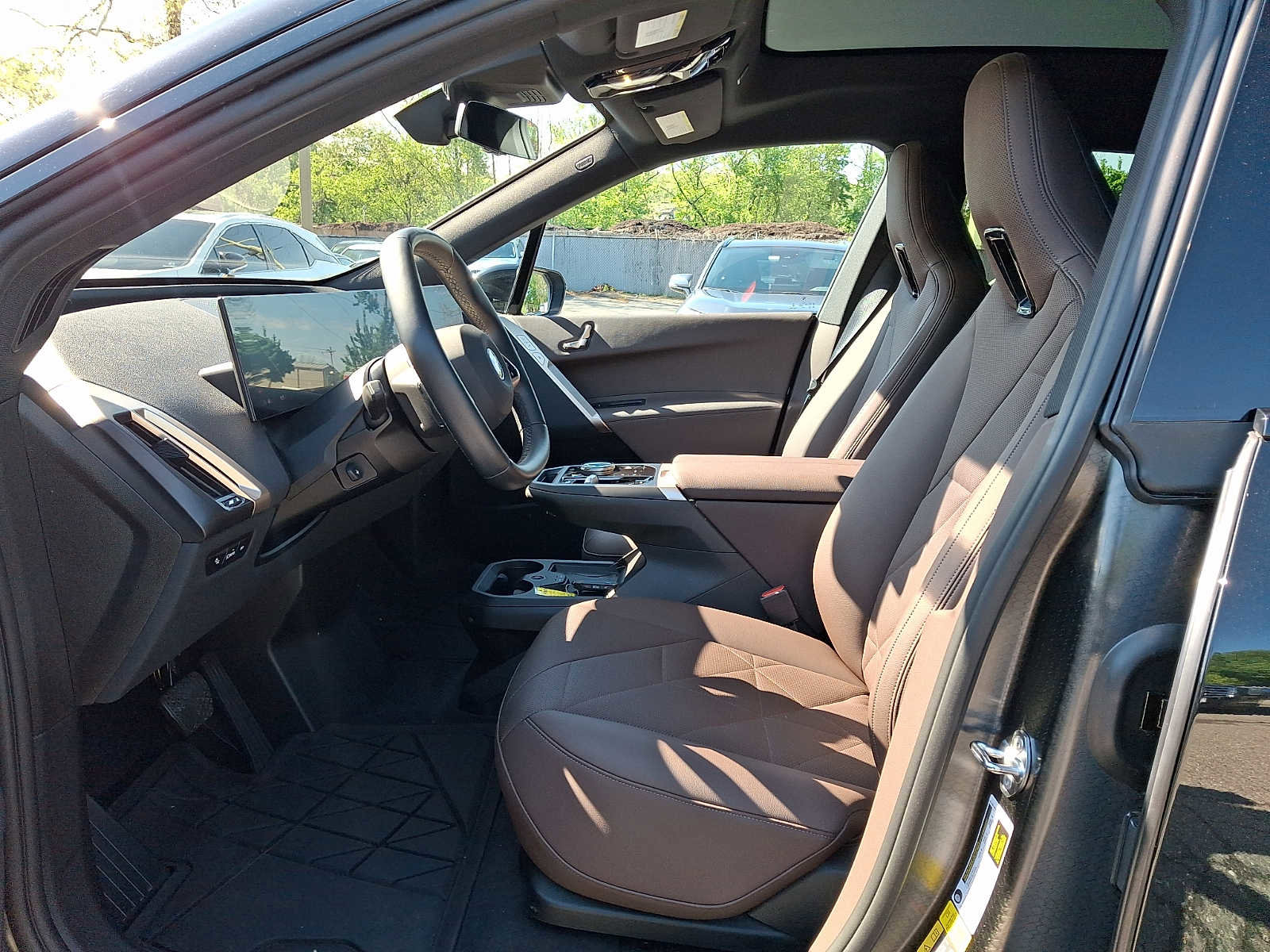 Certified 2024 BMW iX xDrive50 w/ Sport Package AWD/4WD image 14