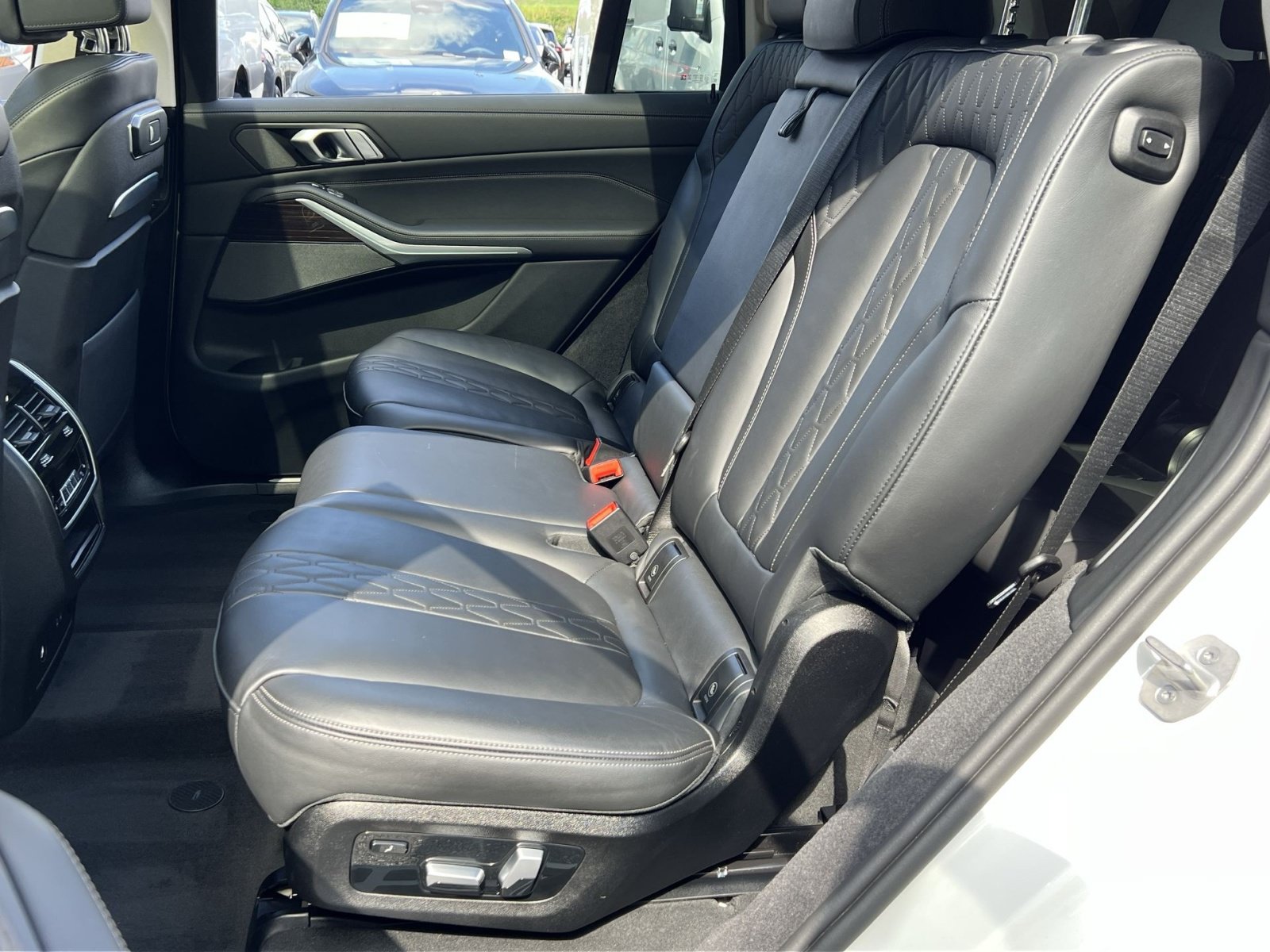 Used 2025 BMW X7 xDrive40i AWD/4WD image 30