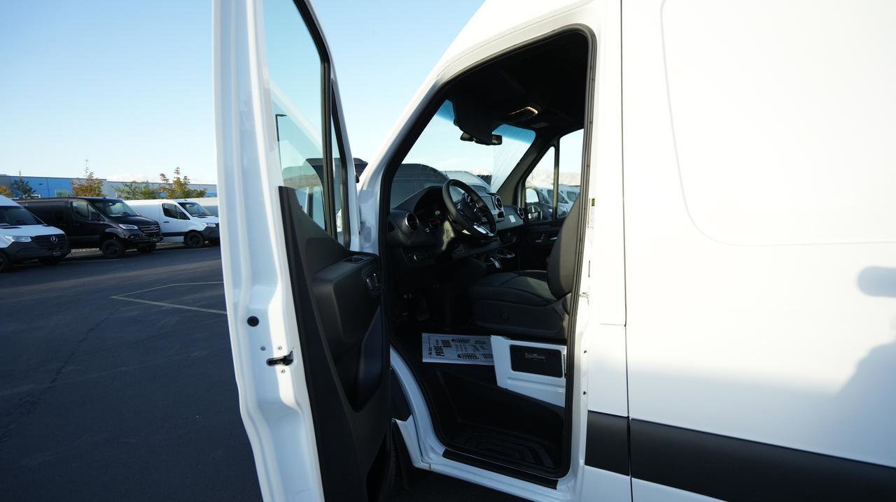 New 2025 Mercedes-Benz Sprinter 2500 image 11