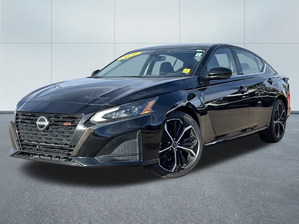Used 2024 Nissan Altima 2.5 SR image 1