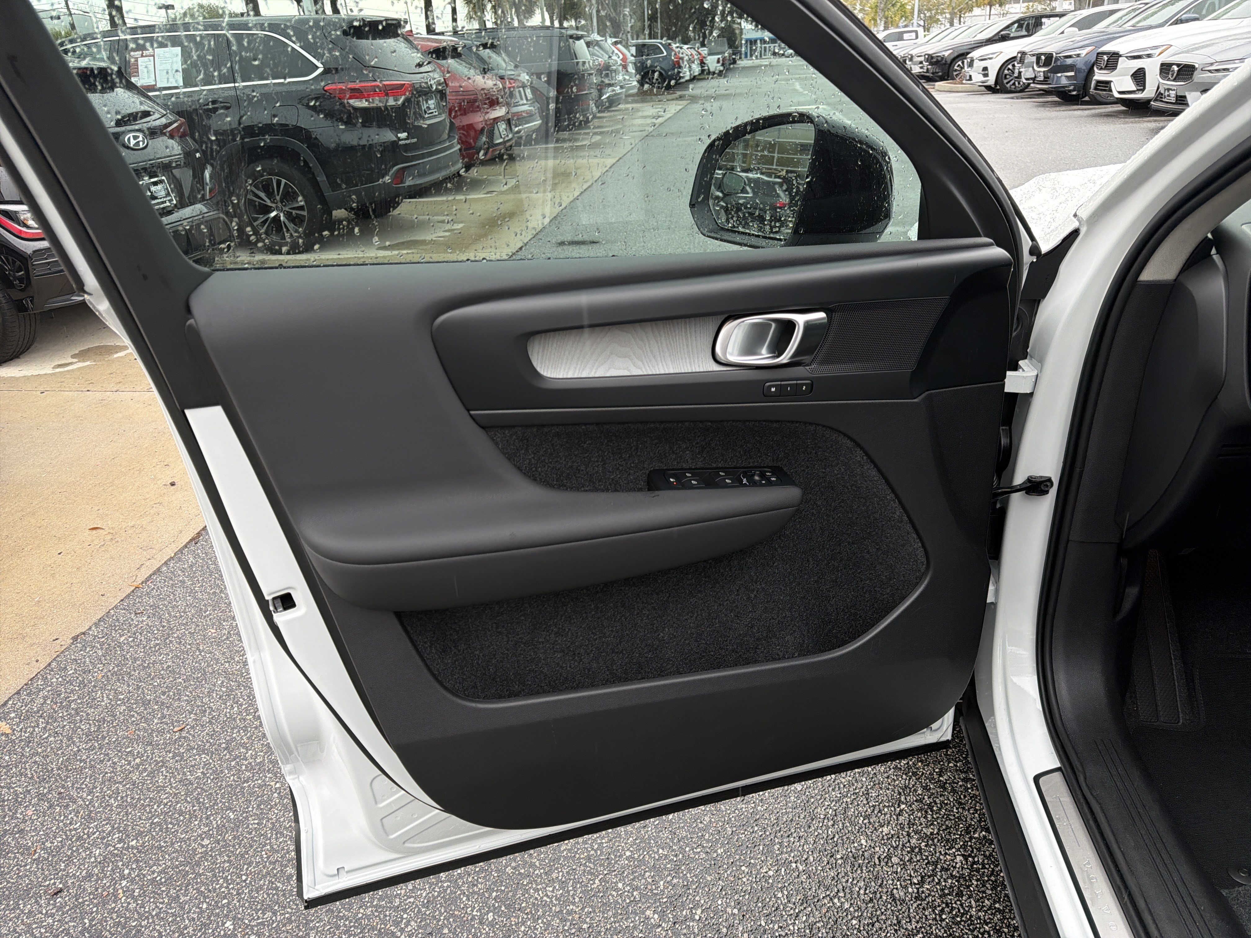 New 2026 Volvo XC40 B4 Core FWD image 13