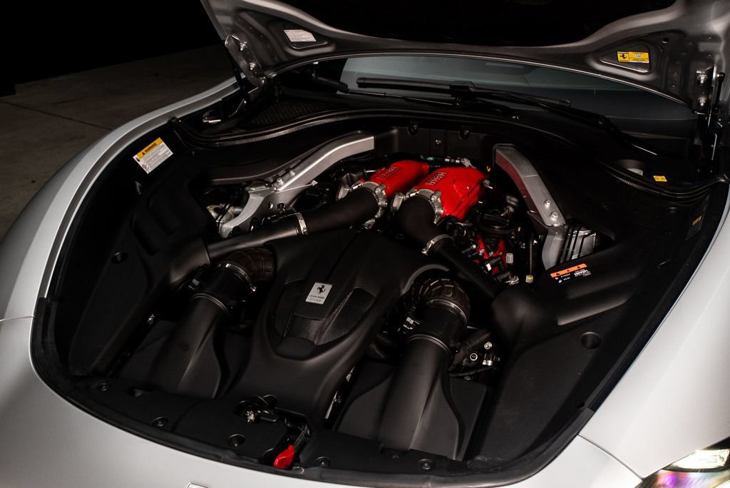 Used 2022 Ferrari Roma RWD image 8