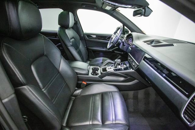 Used 2019 Porsche Cayenne S w/ Premium Plus Package image 20