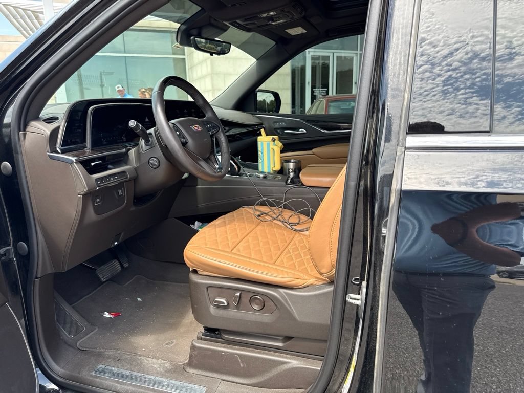 Used 2023 Cadillac Escalade ESV Premium Luxury AWD/4WD image 8