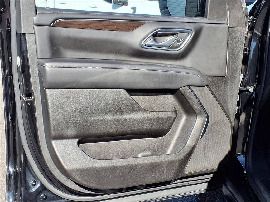Used 2024 GMC Yukon XL SLE AWD/4WD image 26