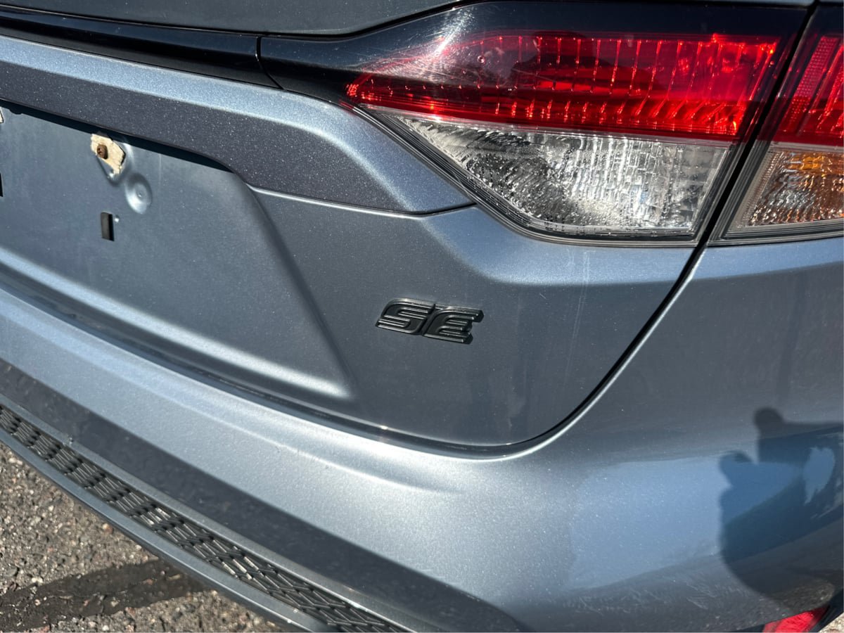 Used 2020 Toyota Corolla LE FWD image 19