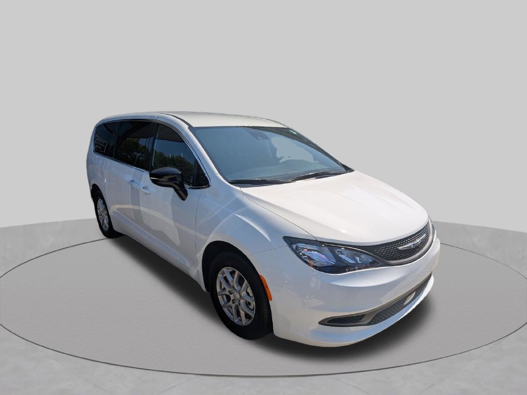 New 2027 Chrysler Pacifica LX FWD image 2