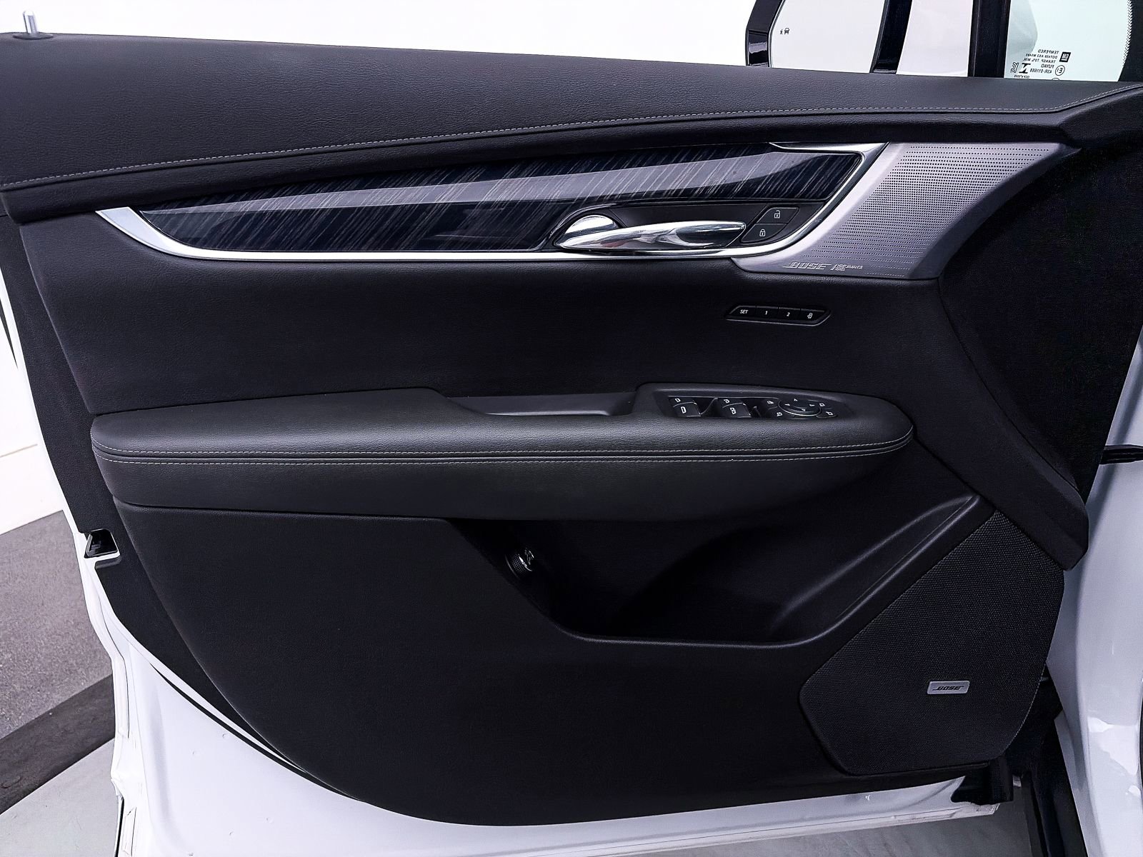 Used 2023 Cadillac XT6 Premium Luxury FWD image 17