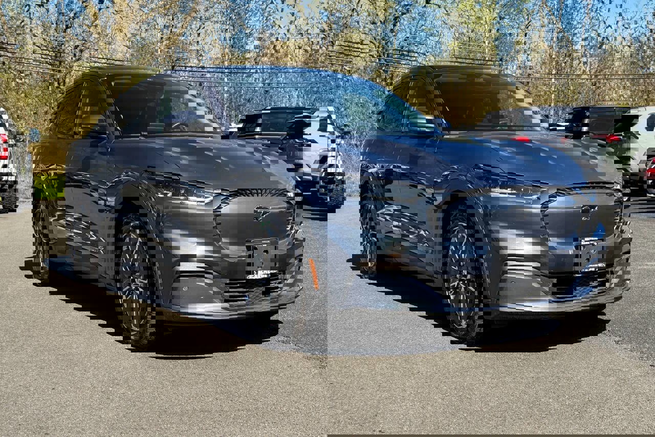 Used 2021 Ford Mustang Mach-E Select w/ Comfort/Appearance Package AWD/4WD image 1