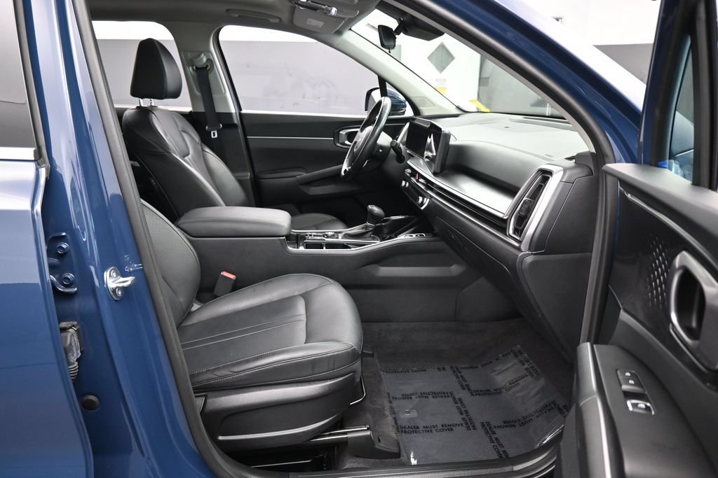 Used 2025 Kia Sorento S w/ Panoramic Sunroof Package FWD image 39