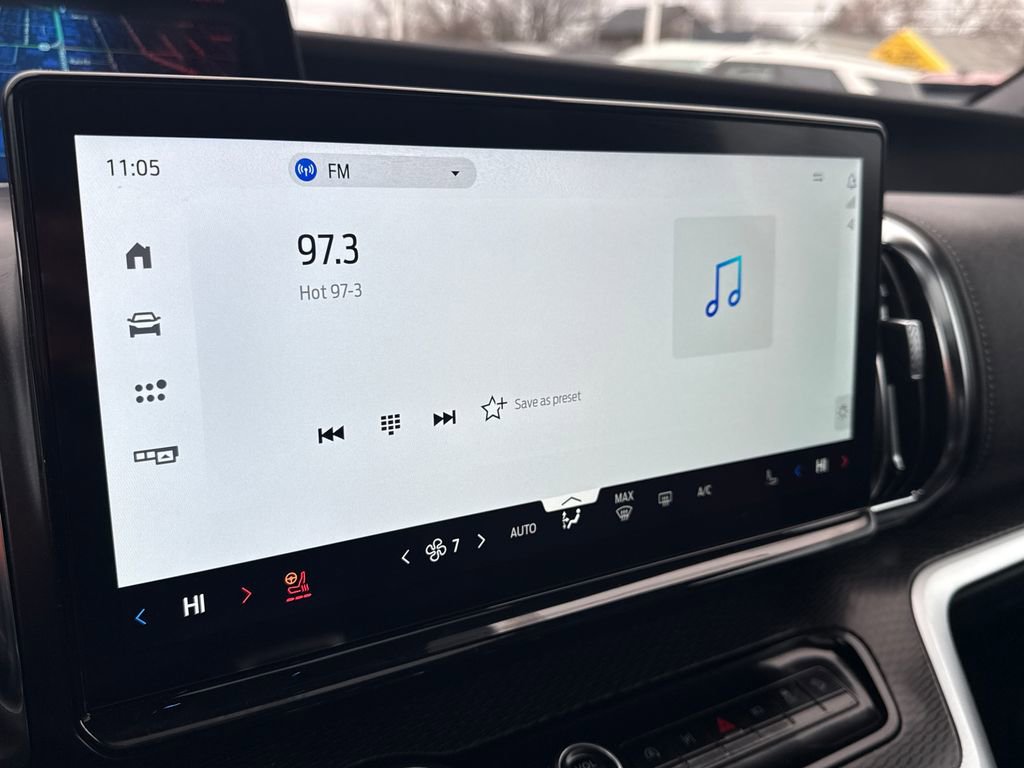 Used 2025 Ford Expedition Platinum w/ Stealth Appearance Package image 39