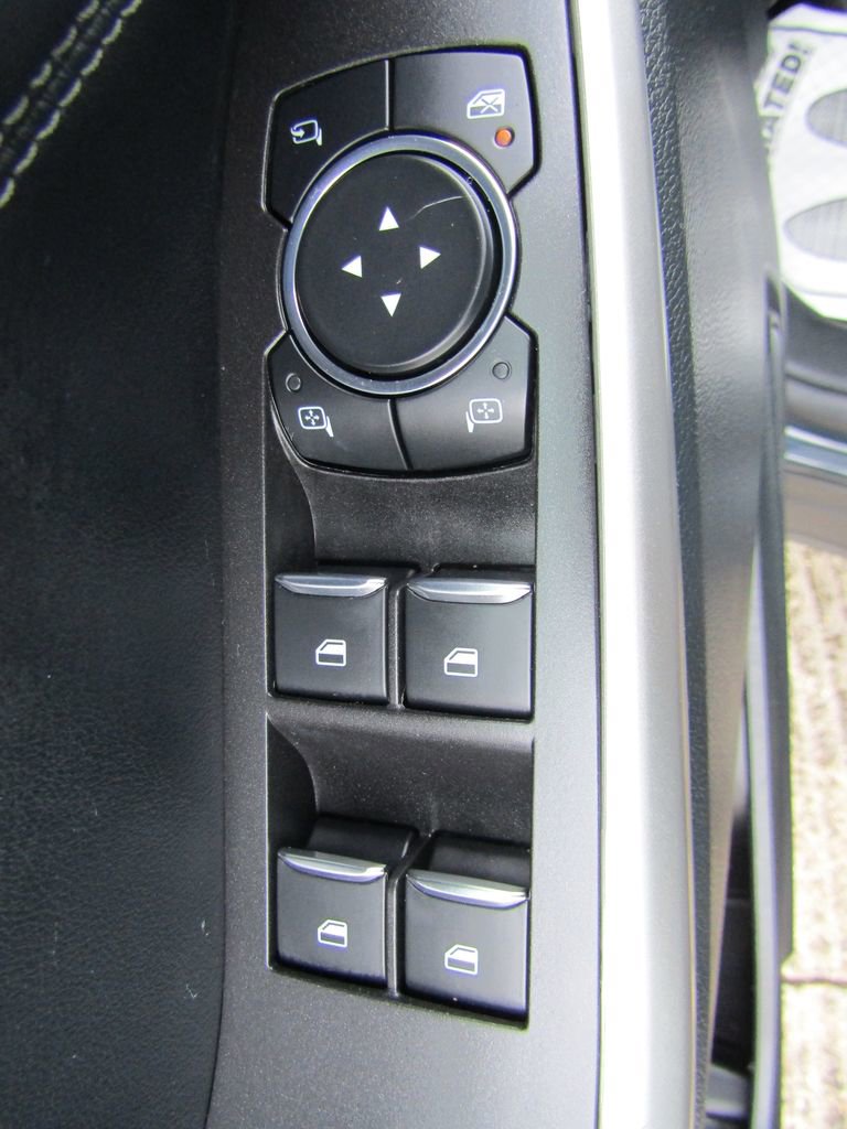 Used 2024 Ford Explorer XLT w/ Equipment Group 202A AWD/4WD image 18