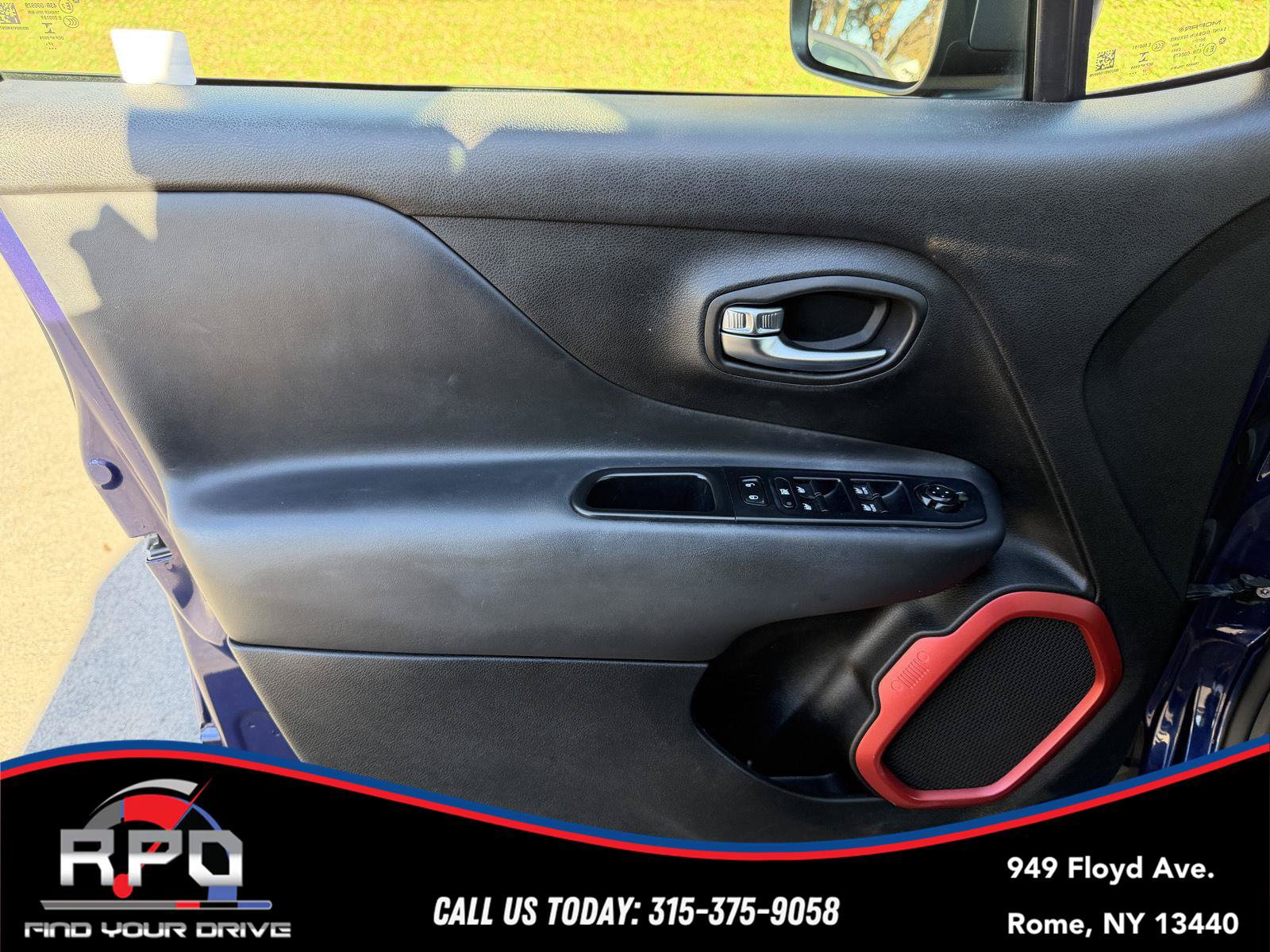 Used 2018 Jeep Renegade Trailhawk w/ Trailer Tow Group AWD/4WD image 29