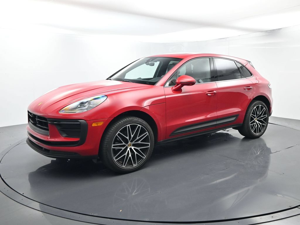 Certified 2025 Porsche Macan AWD/4WD image 1