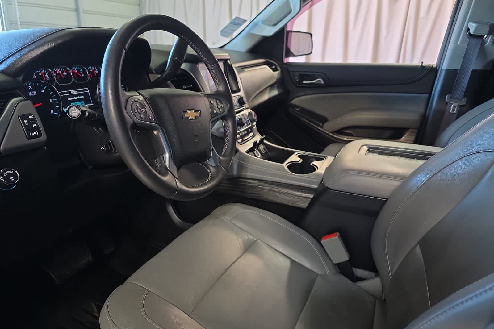 Used 2017 Chevrolet Tahoe LT w/ Luxury Package AWD/4WD image 14