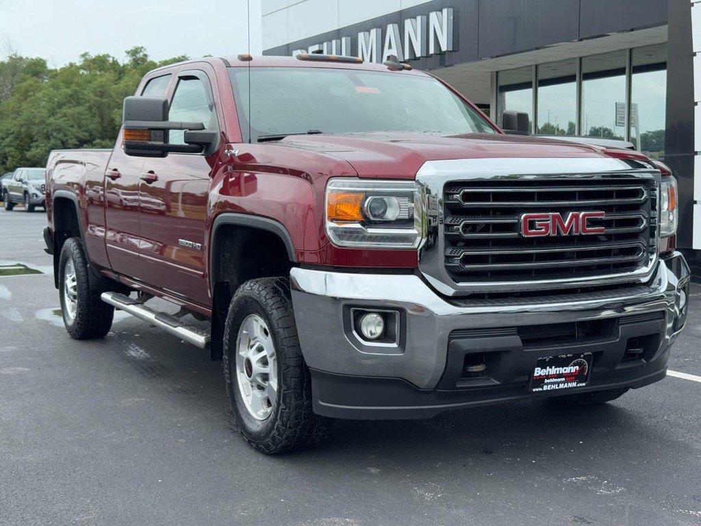 Used 2017 GMC Sierra 2500 SLE w/ HD SLE Preferred Plus Package AWD/4WD image 2