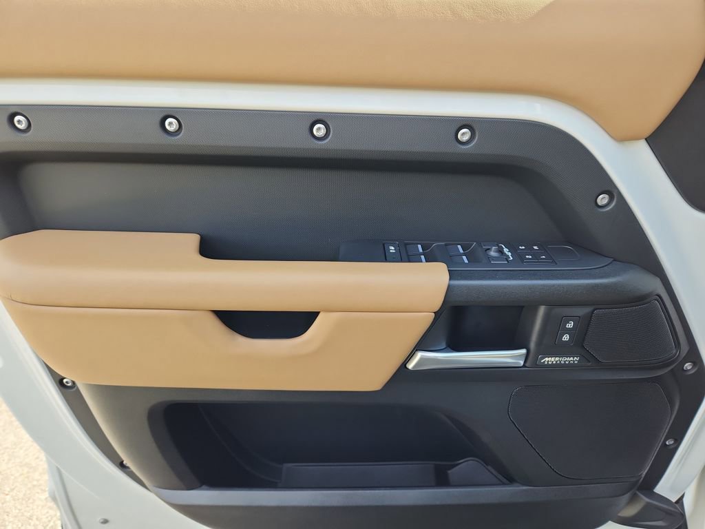 New 2025 Land Rover Defender 130 V8 image 22
