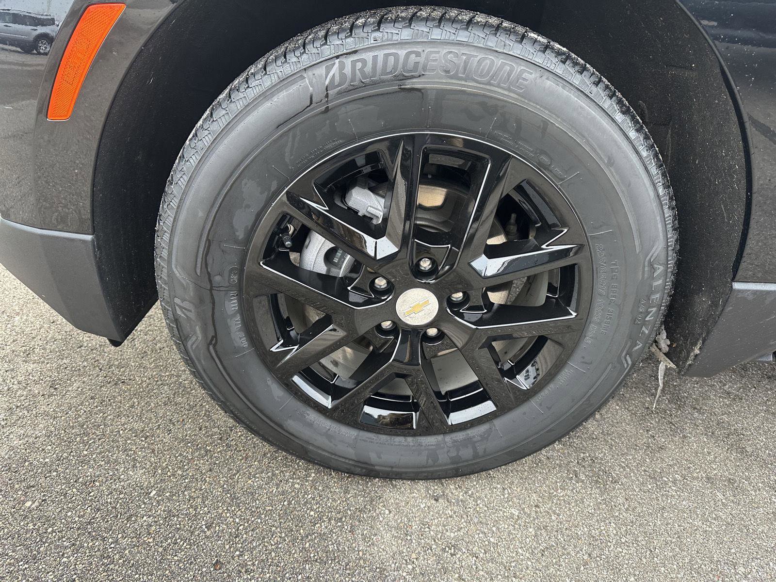 Used 2024 Chevrolet Equinox LS w/ LS Convenience Package image 2