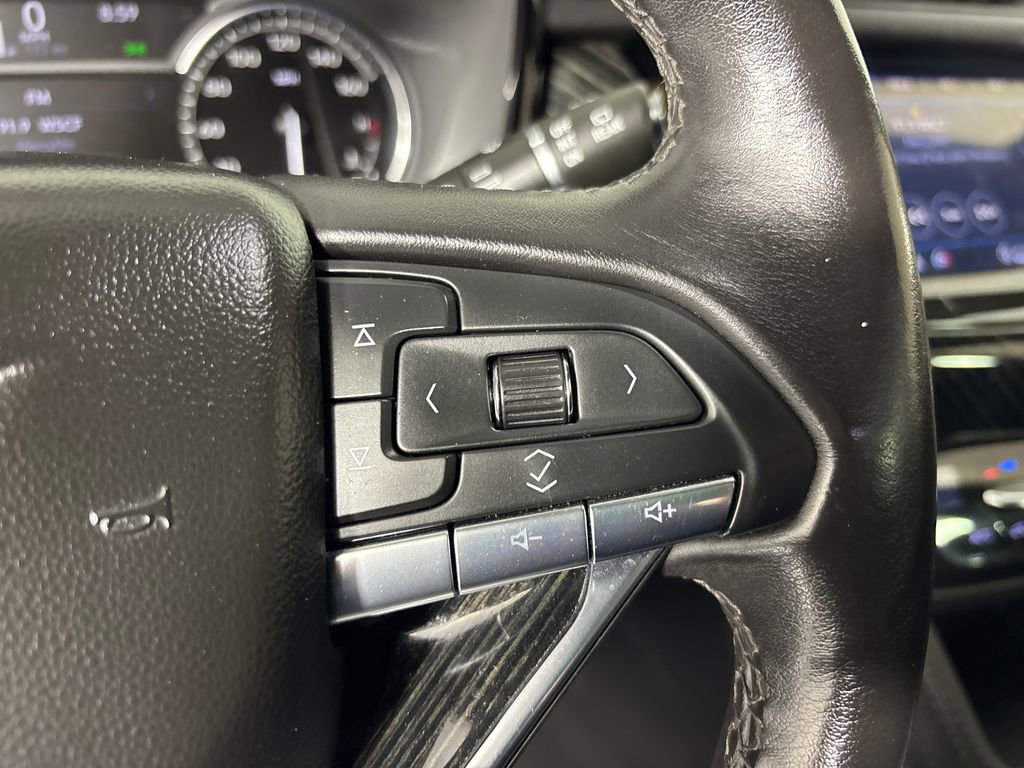 Used 2023 Cadillac XT6 Premium Luxury image 15
