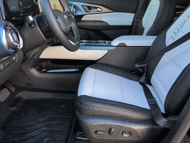 New 2026 Chevrolet Equinox EV LT AWD/4WD image 12