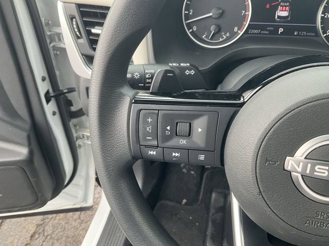 Used 2023 Nissan Rogue SV image 19