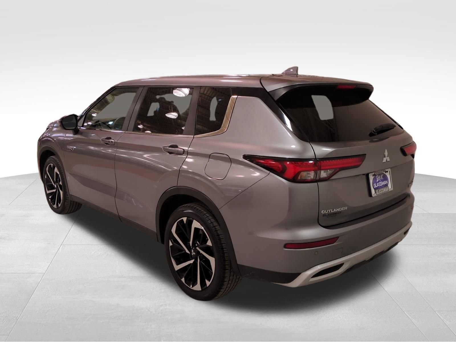 Used 2024 Mitsubishi Outlander SE image 8