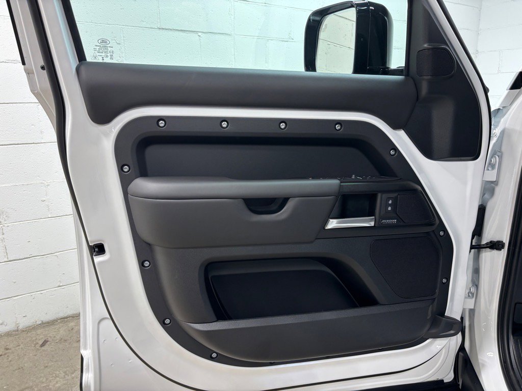 New 2026 Land Rover Defender 110 V8 image 25