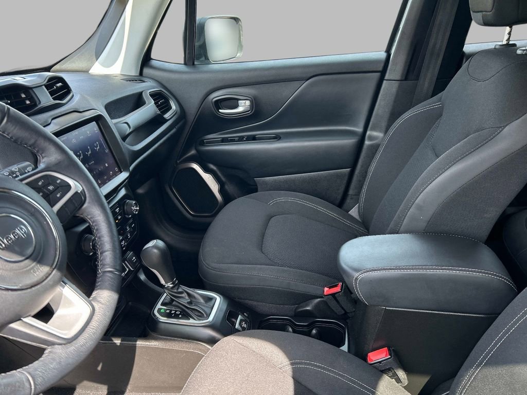 Certified 2023 Jeep Renegade Latitude w/ Premium Group image 19