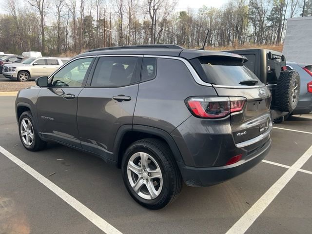 Used 2024 Jeep Compass Latitude image 11