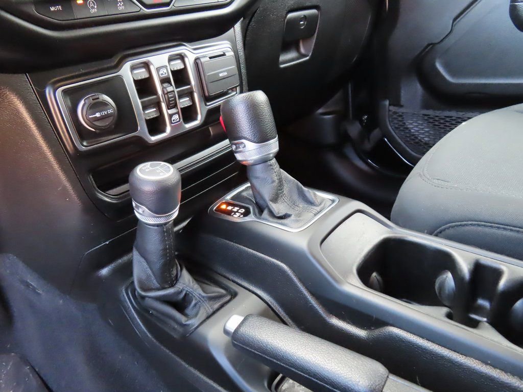 Used 2022 Jeep Wrangler Unlimited Sport AWD/4WD image 15