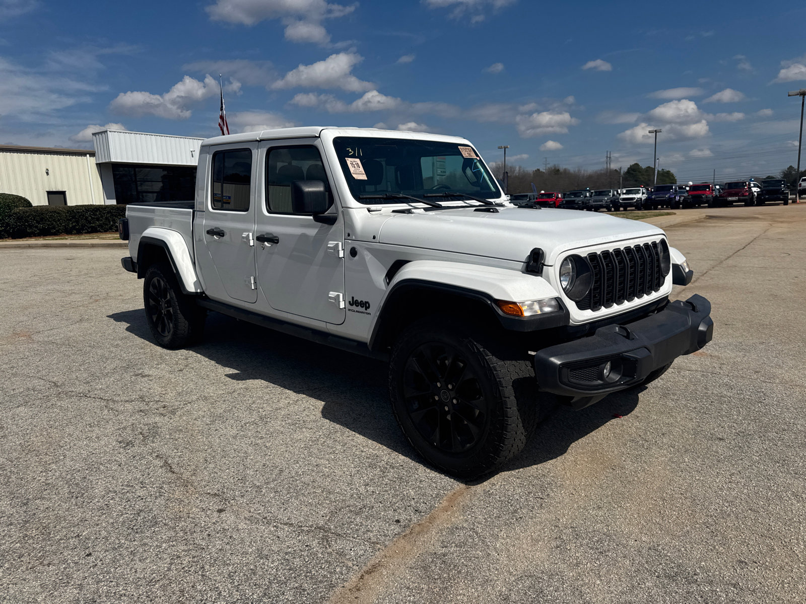 Used 2024 Jeep Gladiator Sport image 3