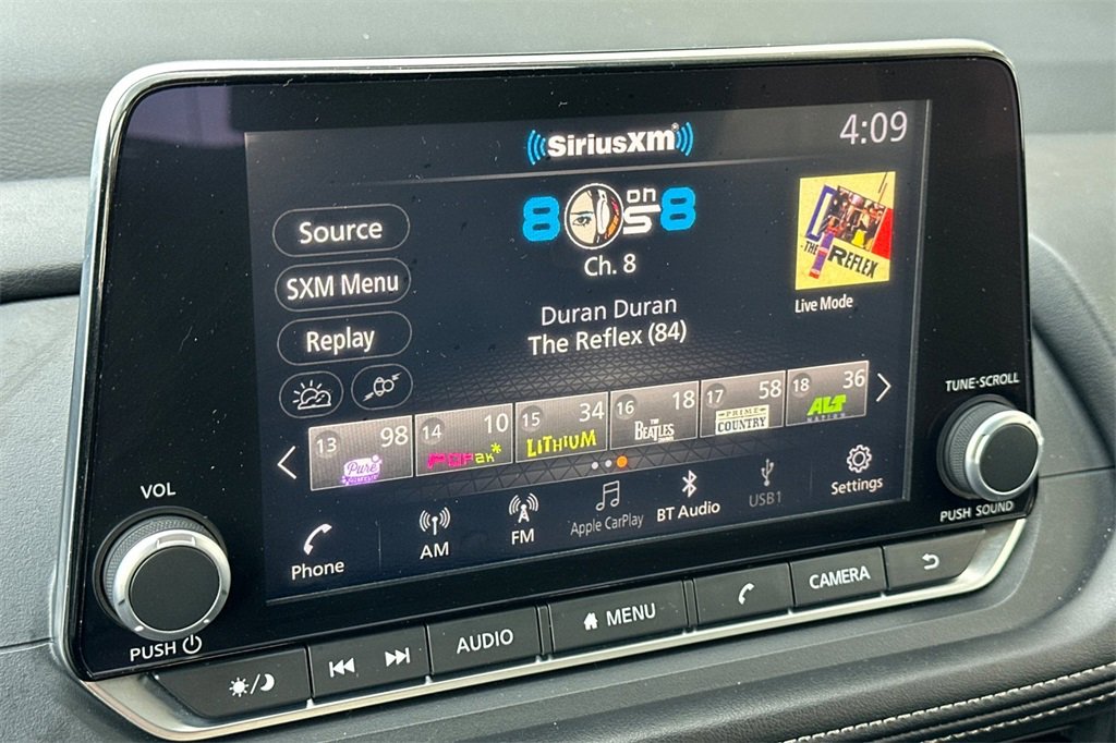 Used 2025 Nissan Rogue SV image 20