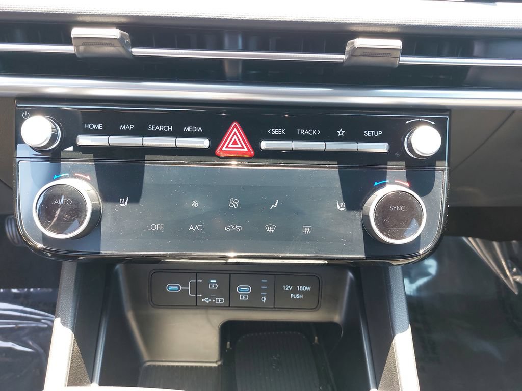 Certified 2025 Hyundai Santa Cruz SEL FWD image 25