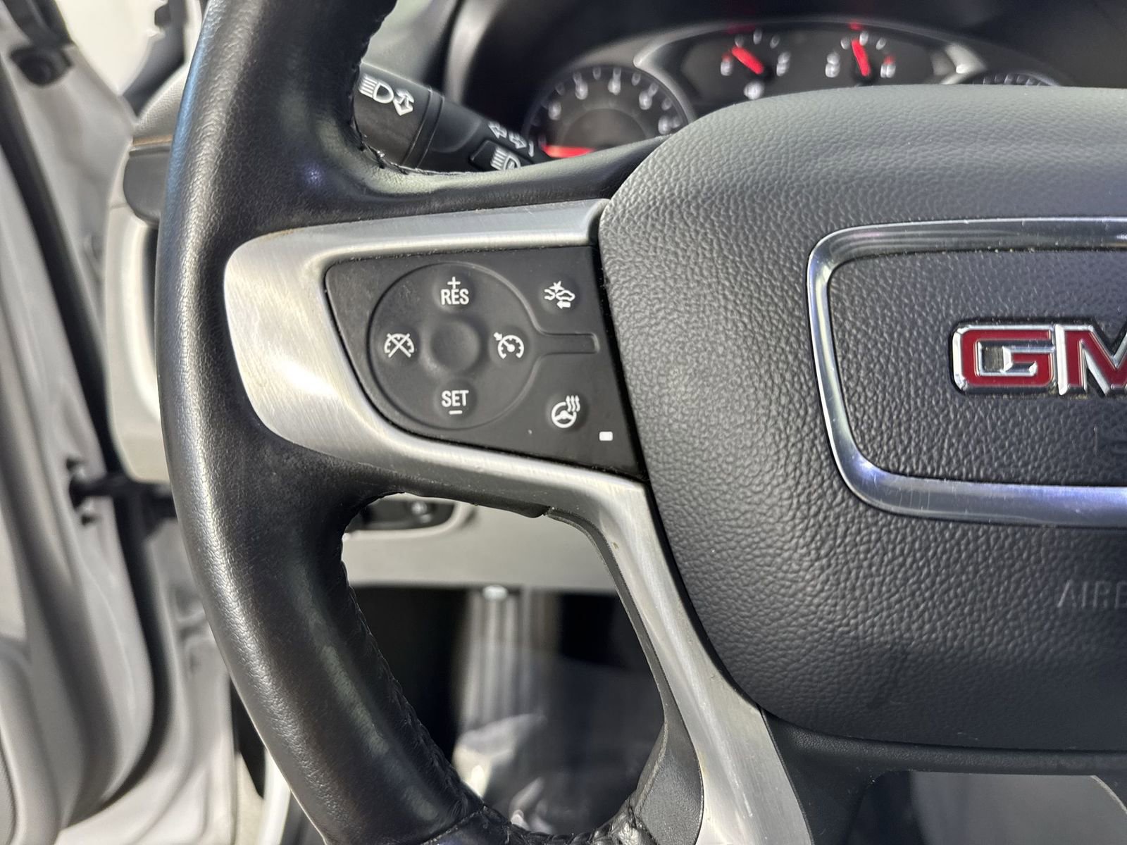 Used 2020 GMC Terrain SLT w/ Preferred Package image 13