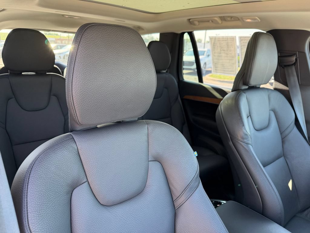 Used 2025 Volvo XC90 T8 Plus w/ Protection Package Premier AWD/4WD image 15