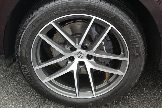 Certified 2025 Porsche Macan image 15
