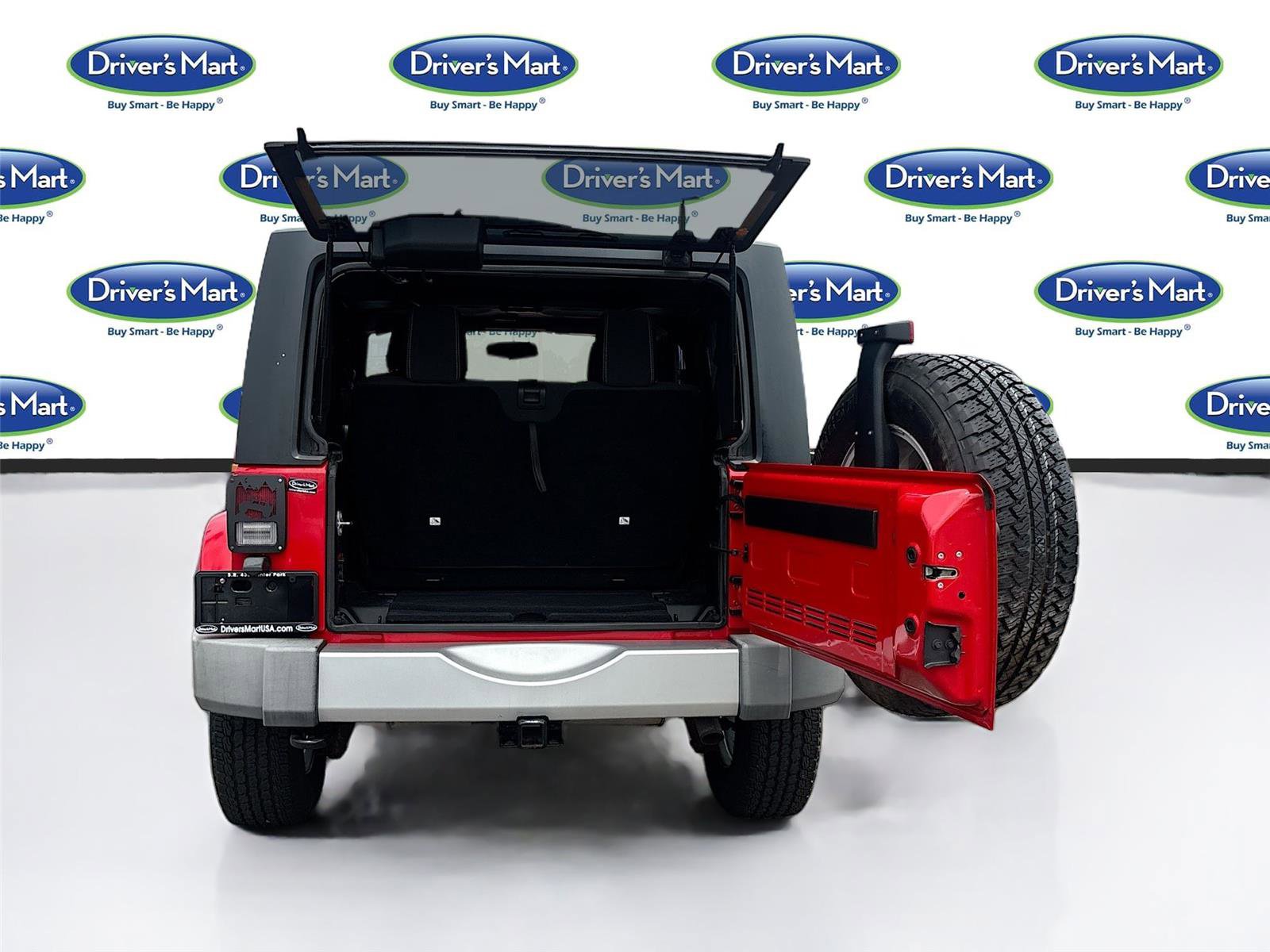 Used 2015 Jeep Wrangler Sahara w/ Connectivity Group AWD/4WD image 22