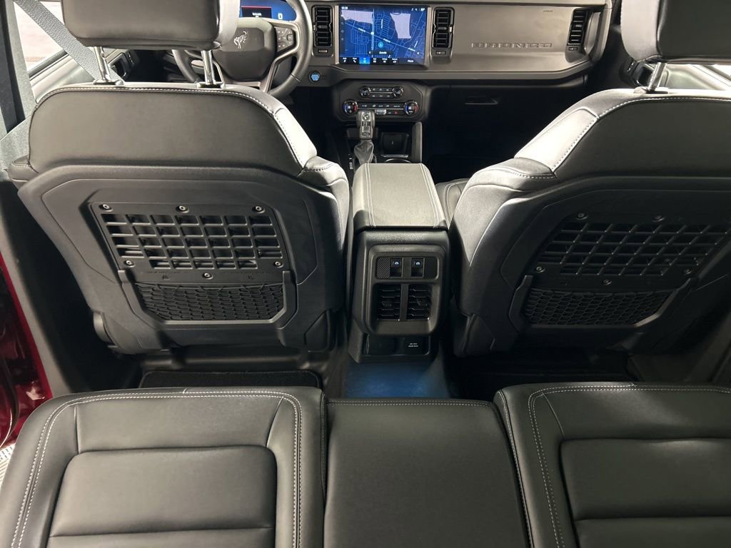 Used 2025 Ford Bronco Badlands image 33