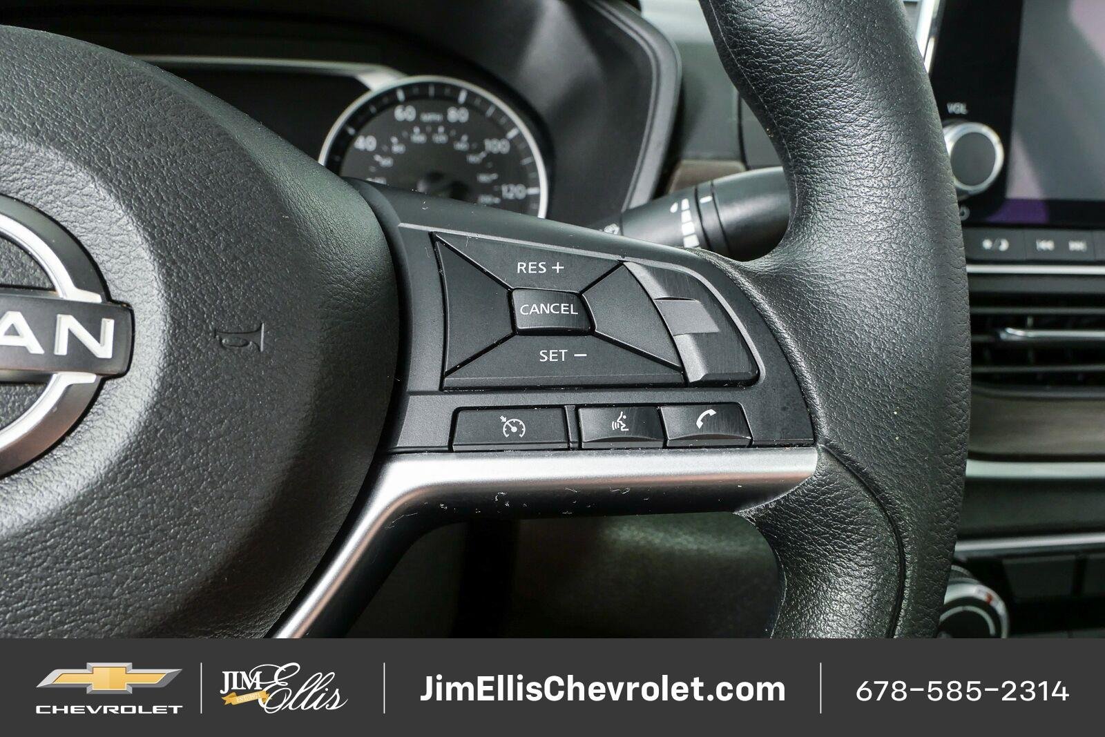 Used 2024 Nissan Altima 2.5 SV FWD image 11