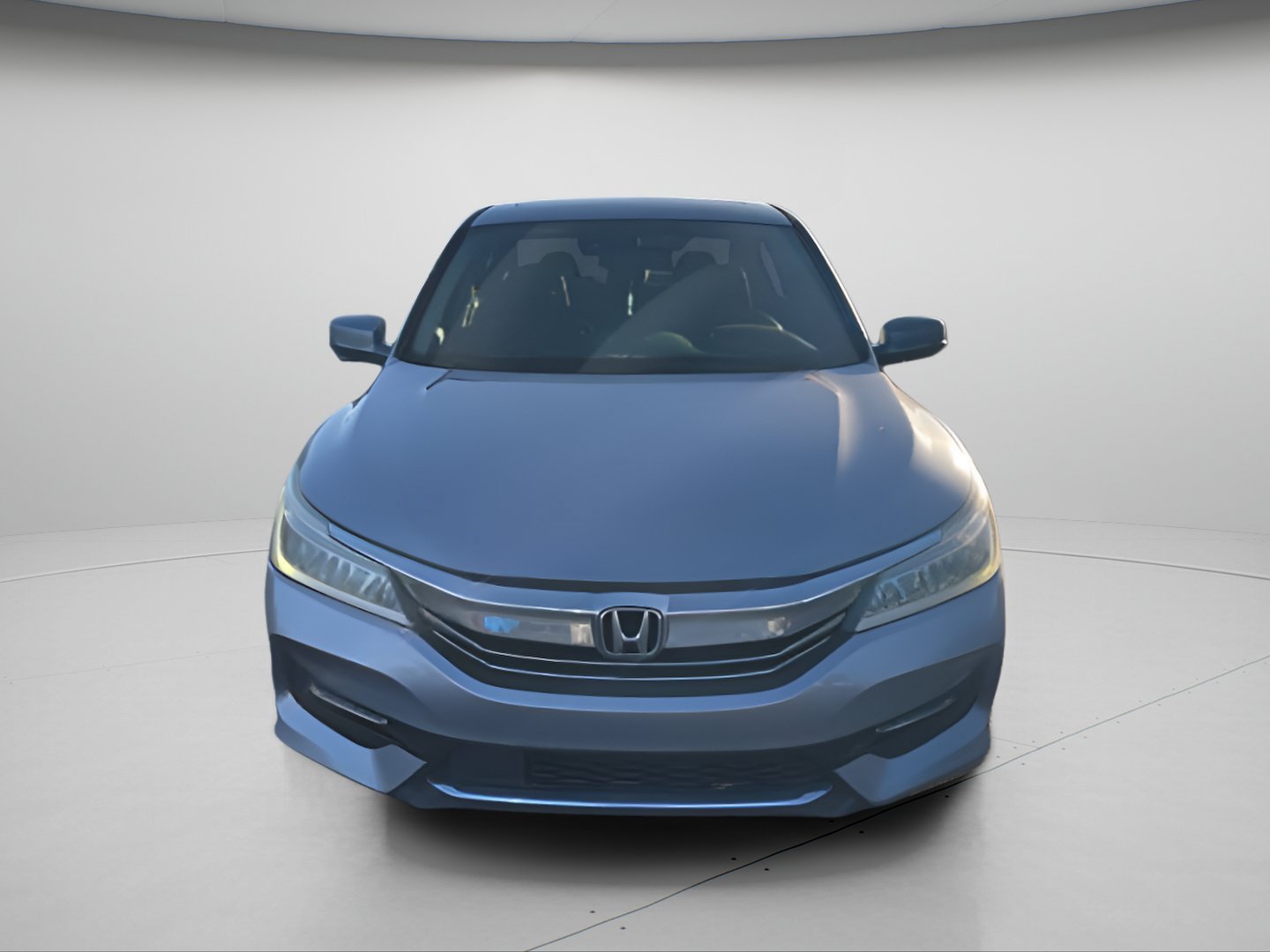 Used 2017 Honda Accord Touring image 3