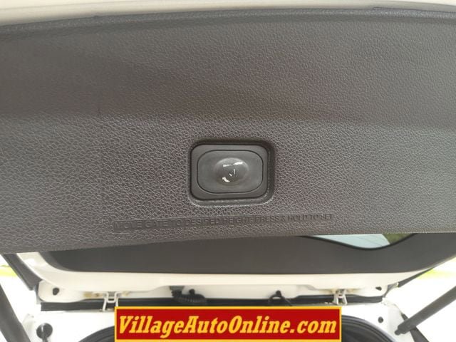 Used 2015 Ford Explorer Limited w/ Equipment Group 301A AWD/4WD image 38